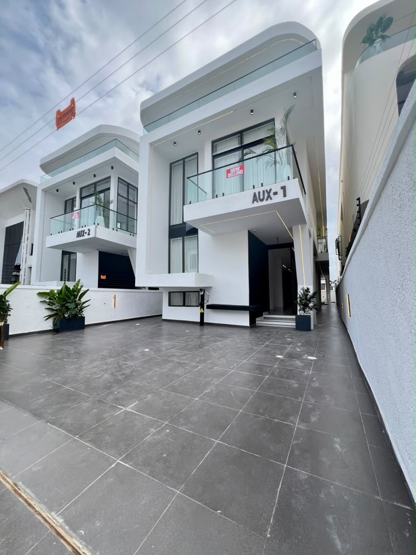 Greatly Finished 5 Bedroom Attractive Home with Swimming Pool and BQ